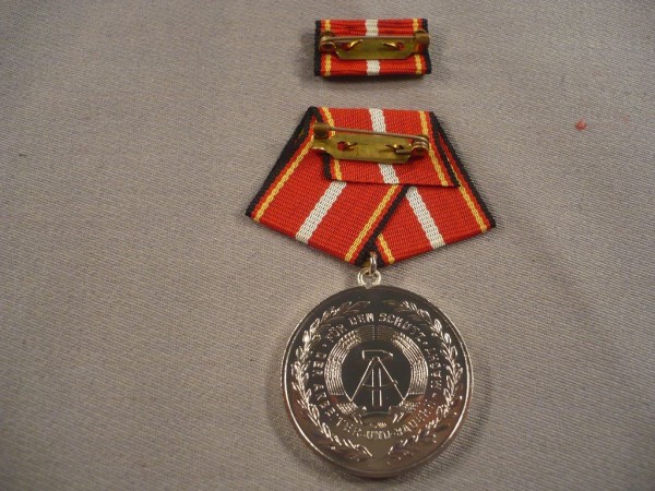 Verdienstmedaille der Nationalen Volksarmee in Silber