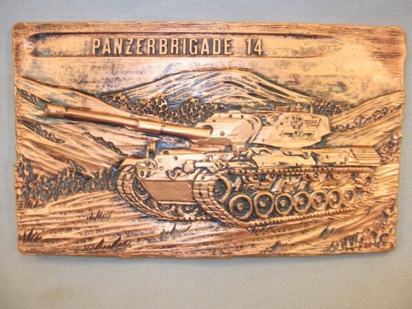 Wandplatte, Panzer Leopard I als Relieff, Panzerbrigade 14