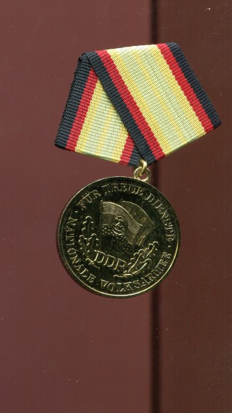 DDR Medaille für treue Dienste in der NVA Gold Bartel 149m