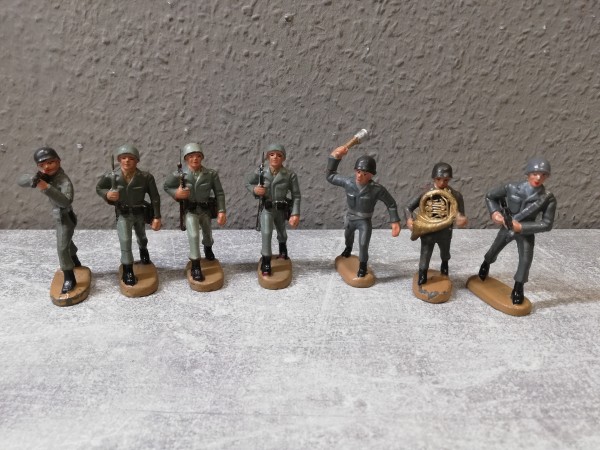 Bundeswehr Hartmasse Figuren Spielwarenfabrik C.F. Ley - Leyla - 7 Figuren