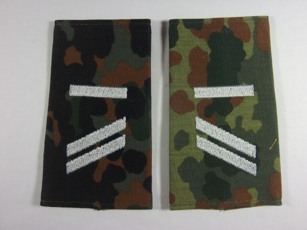 Rangschlaufen Obergefreiter, weiß auf Flecktarn