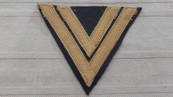 Dienstgradabzeichen Waffen XX Obergefreiter/ Obergefreitenwinkel braun auf schwarz