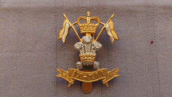 Mützenabzeichen 9th/12th Royal Lancers Offizier