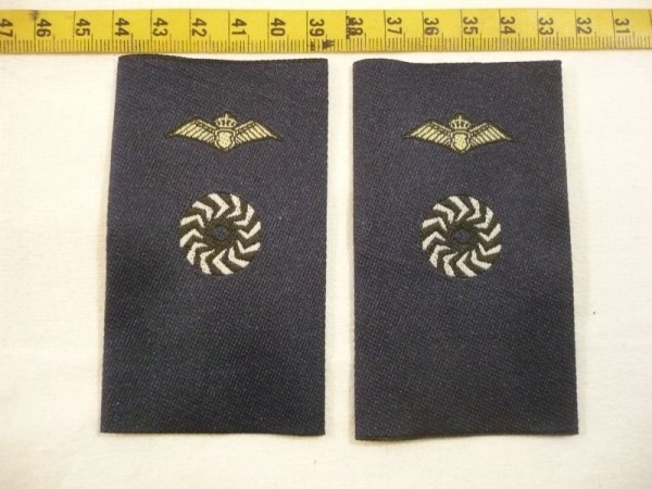 Rangschlaufen für einen Aircraftman Trainee Private Attending School Luftwaffe in dunkelblau gewebt