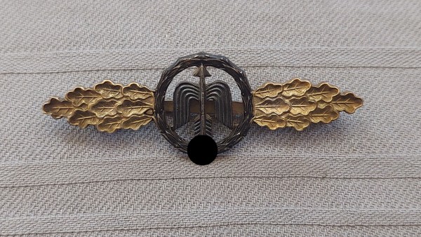 Frontflugspange für Jäger der Luftwaffe in gold