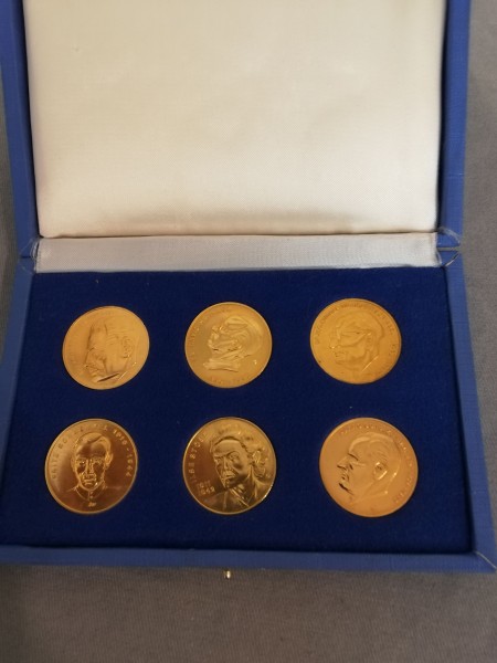 DDR NVA MfS Ehrengeschenk der Stasi - Staatssicherheit 6 Medaillen vergoldet
