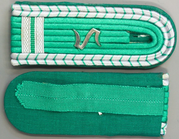Schulterklappen, Kasernierte Volkspolizei, Ofiziers- schüler im 2 Jahr 
