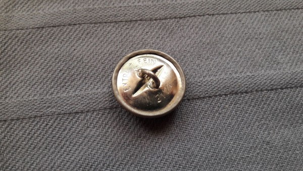 Knopf 21mm gekörnt altsilber kurze Öse