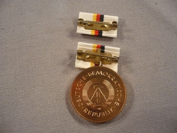 Dr Theodor Neubauer Medaille in Bronze