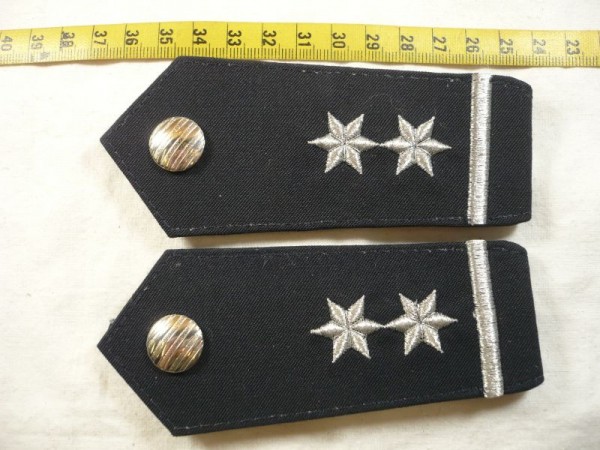 Allgemein: Schulterklappen Polizei blau, 2 Sterne silber und 1 Balken silber, Druckknopf silber gestreift