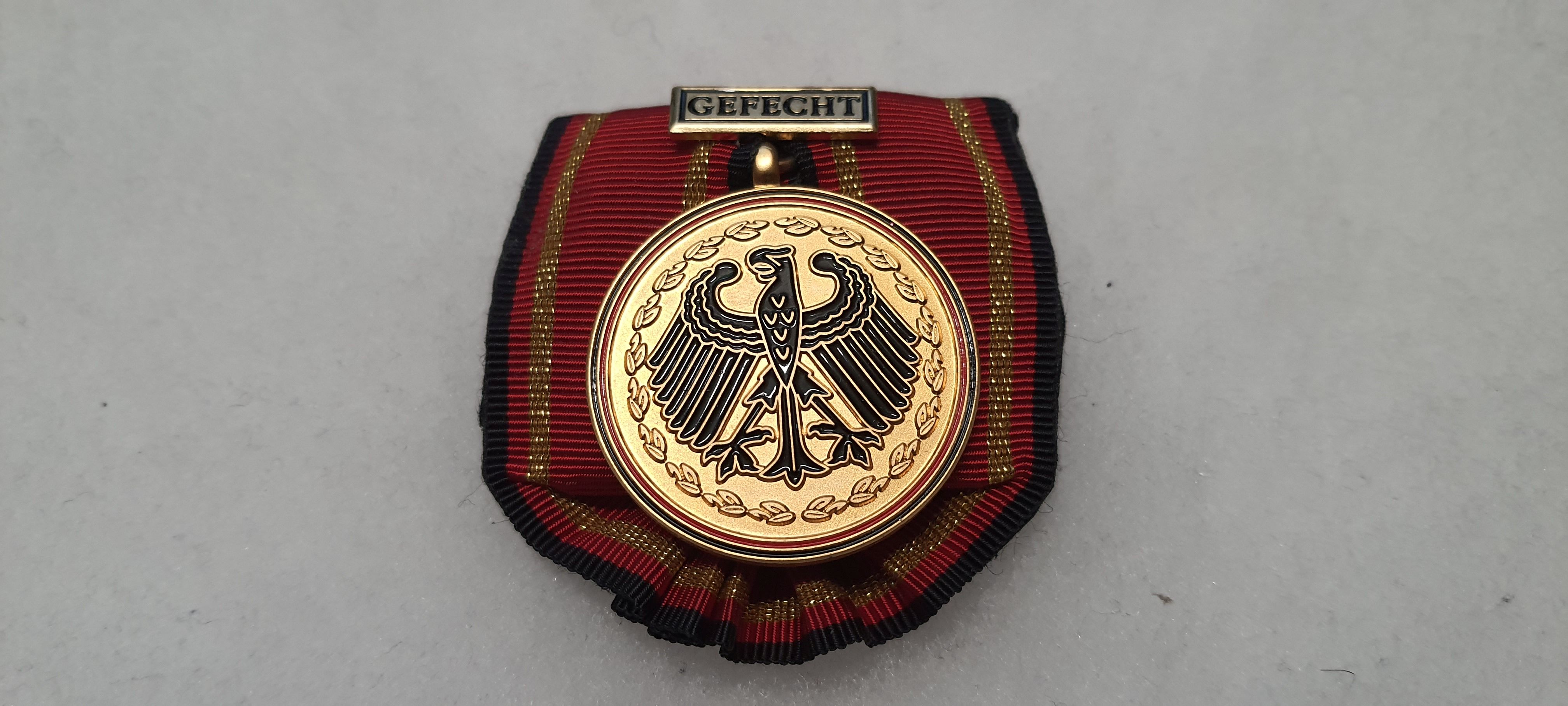 Bundeswehr Einsatzmedaille Gefecht Original Orden am Band