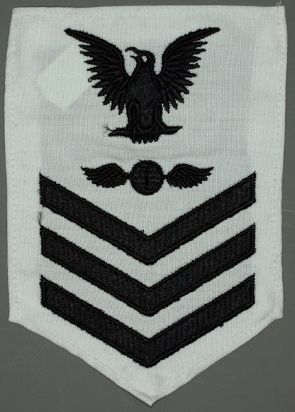 Armabzeichen für Hemden, Dienstgrad mit Laufbahnabzeichen, AE Aviation Electricians Mate, Petty Officer Third Class 