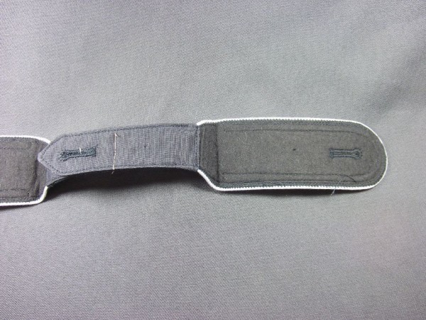 Schulterklappen Unteroffizier, Militärmusikdienst, dunkelgrau mit Lasche