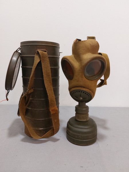 3.Reich Gasmaske VZ-35 / DM.1 Fatra von 1937 in Dose - Original