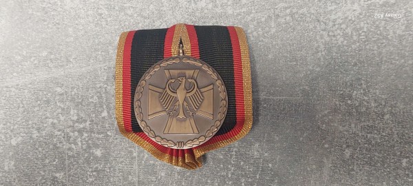 Bundeswehr Ehrenmedaille in bronze an Einzelspange