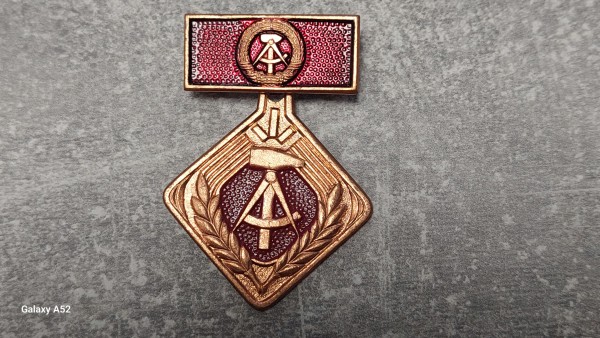 Orden Aktivist der sozialistischen Arbeit lackiert