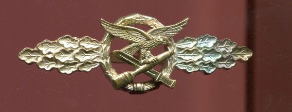 Orden 1939 / 1957 Nahkampfspange der Luftwaffe in Silber frühe Fertigung