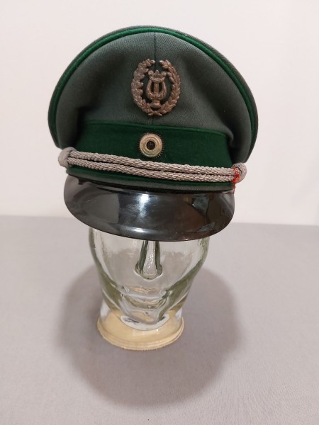 Schirmmütze Musik Musiker Spielmannzug in grün mit Abzeichen Grösse 58 1/2