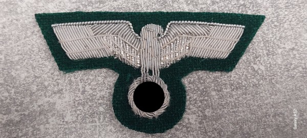 Mützenadler Heer für Offiziere silber auf dunkelgrün handgestickt