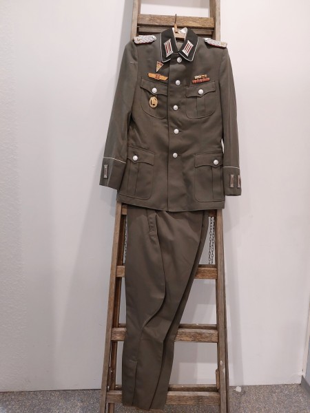 DDR Jacke und Hose Stasi MfS Offizier hergestellt 1971 - dunkler Kragen