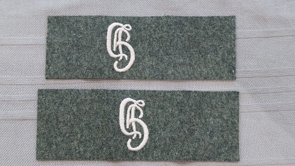 Wehrmacht Schulterklappen Überschübe Heer " GD " weiß auf feldgrau maschinengestickt