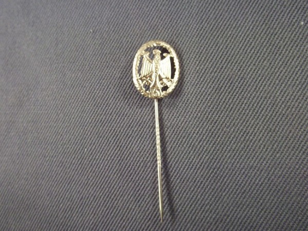 Leistungsabzeichen in Gold mit Zahl 5, 16mm Miniatur an Anstecknadel