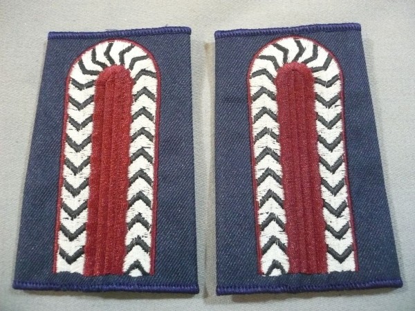 Allgemein: Rangschlaufen Feuerwehr neue Bundesländer, Feuerwehrmann