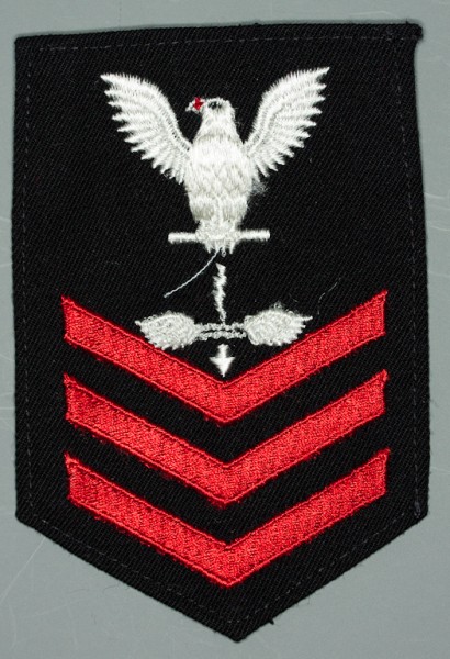 Armabzeichen für Hemden, Dienstgrad mit Laufbahnabzeichen, AW Aviation Antisubmarine Warfare Operator, Petty Officer First Class 