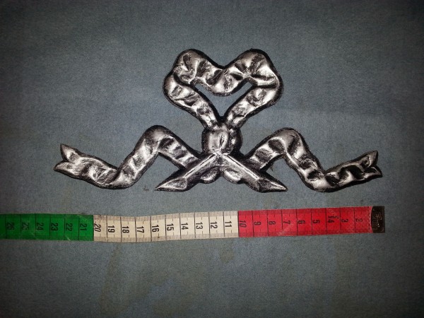 Wanddekoartion, Pappmache, Schleife, altsilber