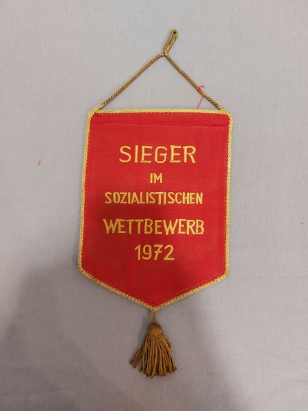 DDR Tischfahne/ Tischwimpel Sieger im sozialistischen Wettbewerb 1972