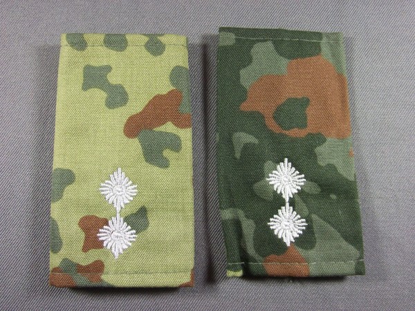 Rangschlaufen Oberleutnant, weiß auf Flecktarn