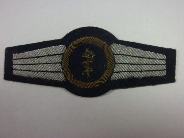 Tätigkeitsabzeichen, Sanitätspersonal, bronze auf blaugrau handgestickt