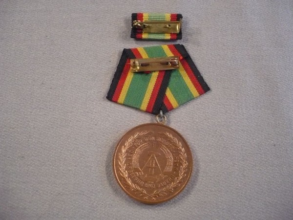 Medaille für treue Dienste in der Nationalen Volksarme, in Bronze