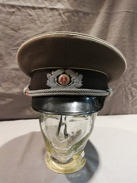 DDR Schirmmütze für Offizier der Landstreitkräfte hergestellt 1970 Größe 60