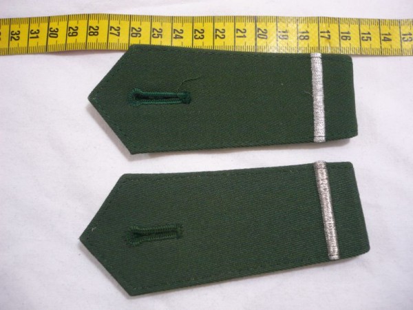 Allgemein: Schulterklappen Polizei grün, 1 Balken silber, Knopfloch