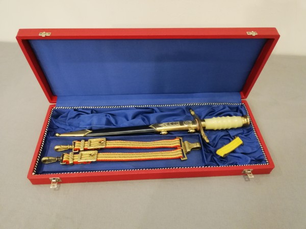 DDR Generalsdolch Landstreitkräfte mit Gehänge Nummer 0792 und Hänger im Roten Etui