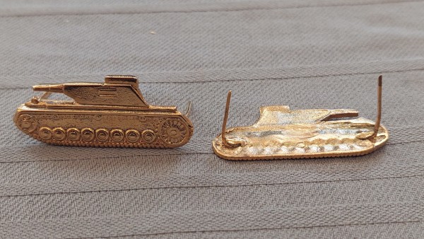 Panzervernichtungsabzeichen in gold mit goldenem Bandstreifen