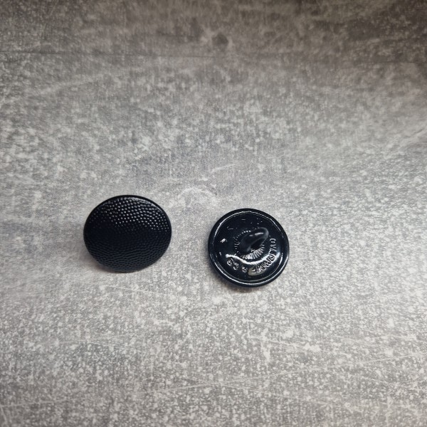 Knopf 20,5mm lange Öse - schwarz - gekörnt - Overhoff
