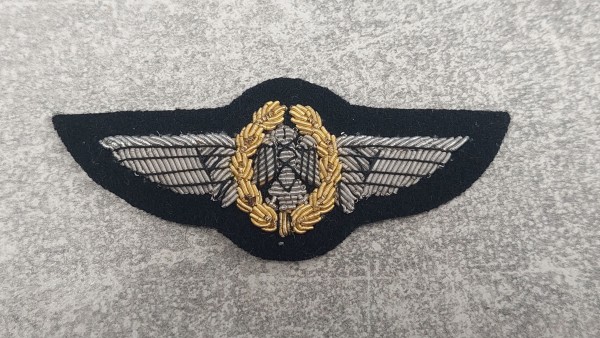 Bundeswehr Tätigkeitsabzeichen Militärluftfahrzeugführer gold handgestickt auf schwarz Flugzeugführe