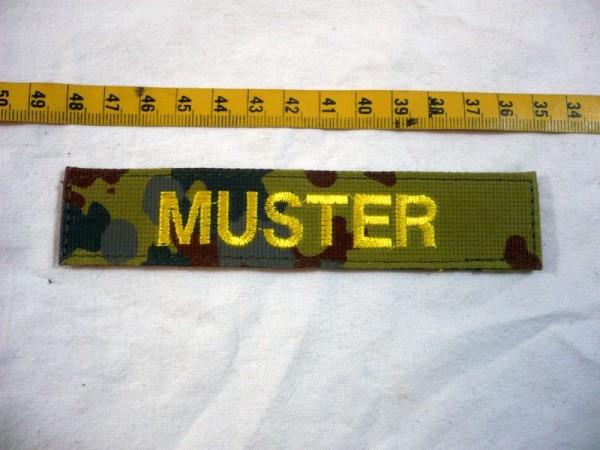 Namenstreifen, gelb auf flecktarn maschinengestickt mit Klett, Namen zum Aussuchen- Namen A bis Z