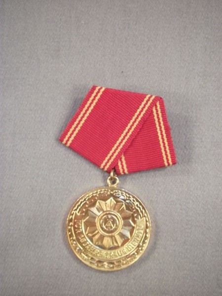 Medaille für treue Dienste in den bewaffneten Organen des Ministeriums des Innern, 25 Jahre