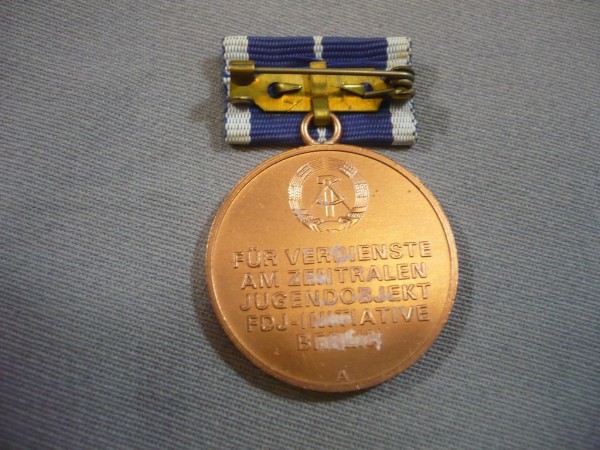 Medaille für Verdienste am Zentralen Jugendobjekt FDJ-Iniative Berlin in Bronze