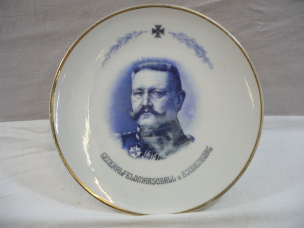 Patriotischer Teller, mit dem Bildnis des Generalfeldmarschalls von Hindenburg