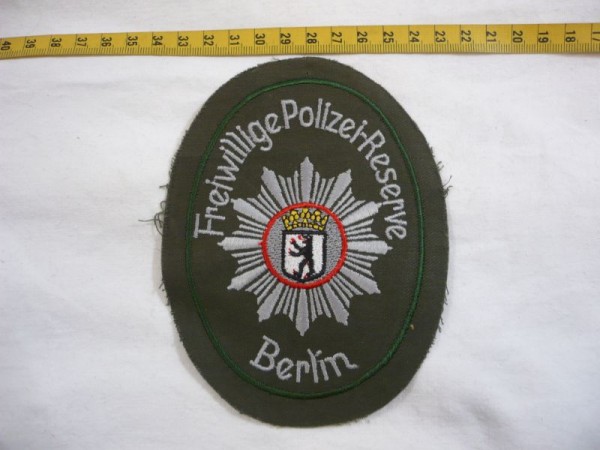 Berlin: Armabzeichen, Freiwillige Polizei-Reserve Berlin, oliv, oval, grau maschinengestickt auf oliv