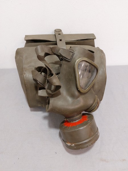 Bundeswehr Gasmaske M65 Z mit Filter und Tasche Größe 2 - Original