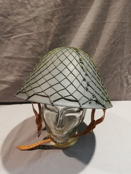 DDR Stahlhelm NVA Modell 56-C letzte Fertigung ohne Nieten - Original mit Netz