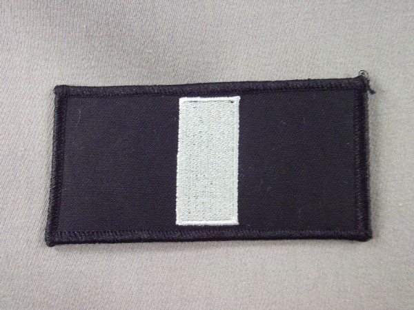 Allgemein: Funktionsabzeichen für Einsatzanzug Polizei, 1 Streifen weiß auf schwarz *+10cm x 5cm+*