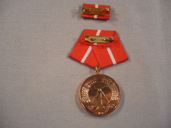 Medaille für treue Dienste in den Kampfgruppen der Arbeiterklasse, in Bronze