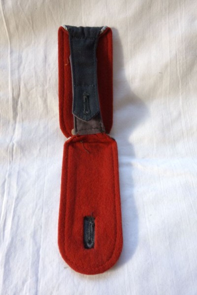Schulterklappen Offizier, Feldjäger dunkelgrau mit Lasche