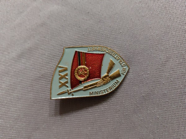 DDR Erinnerungsabzeichen 25 Jahre Ministerium für Staatssicherheit